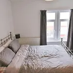 Castle Manor, 4 Bed Seaside Retreat شقة سكرابورو