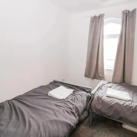 Castle Manor, 4 Bed Seaside Retreat * Scarborough