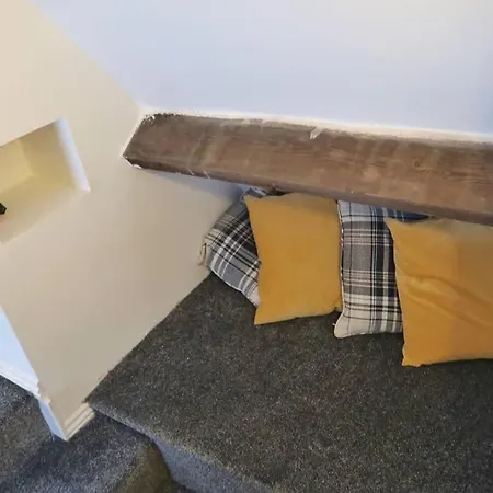 Castle Manor, 4 Bed Seaside Retreat *