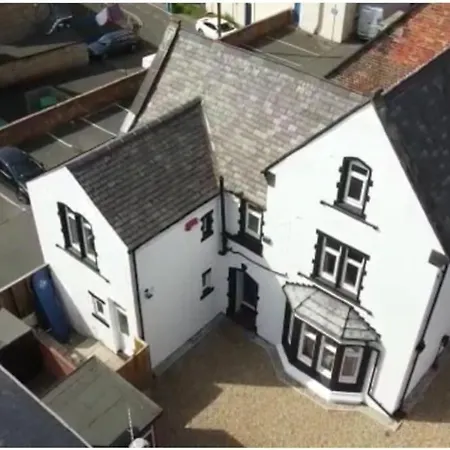Castle Manor, 4 Bed Seaside Retreat Scarborough
