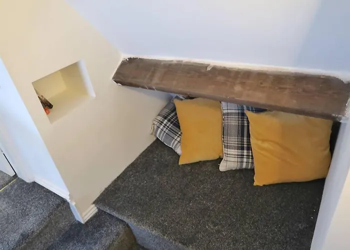 Castle Manor, 4 Bed Seaside Retreat *