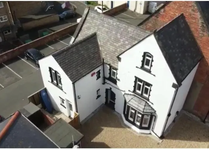 Castle Manor, 4 Bed Seaside Retreat Scarborough