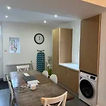 Castle Manor, 4 Bed Seaside Retreat דירה סקארבורו